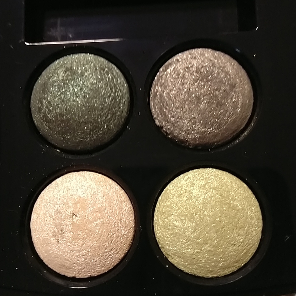 ✨Rare✨ 2011 Chanel Eyeshadow Quad #32 Lillium